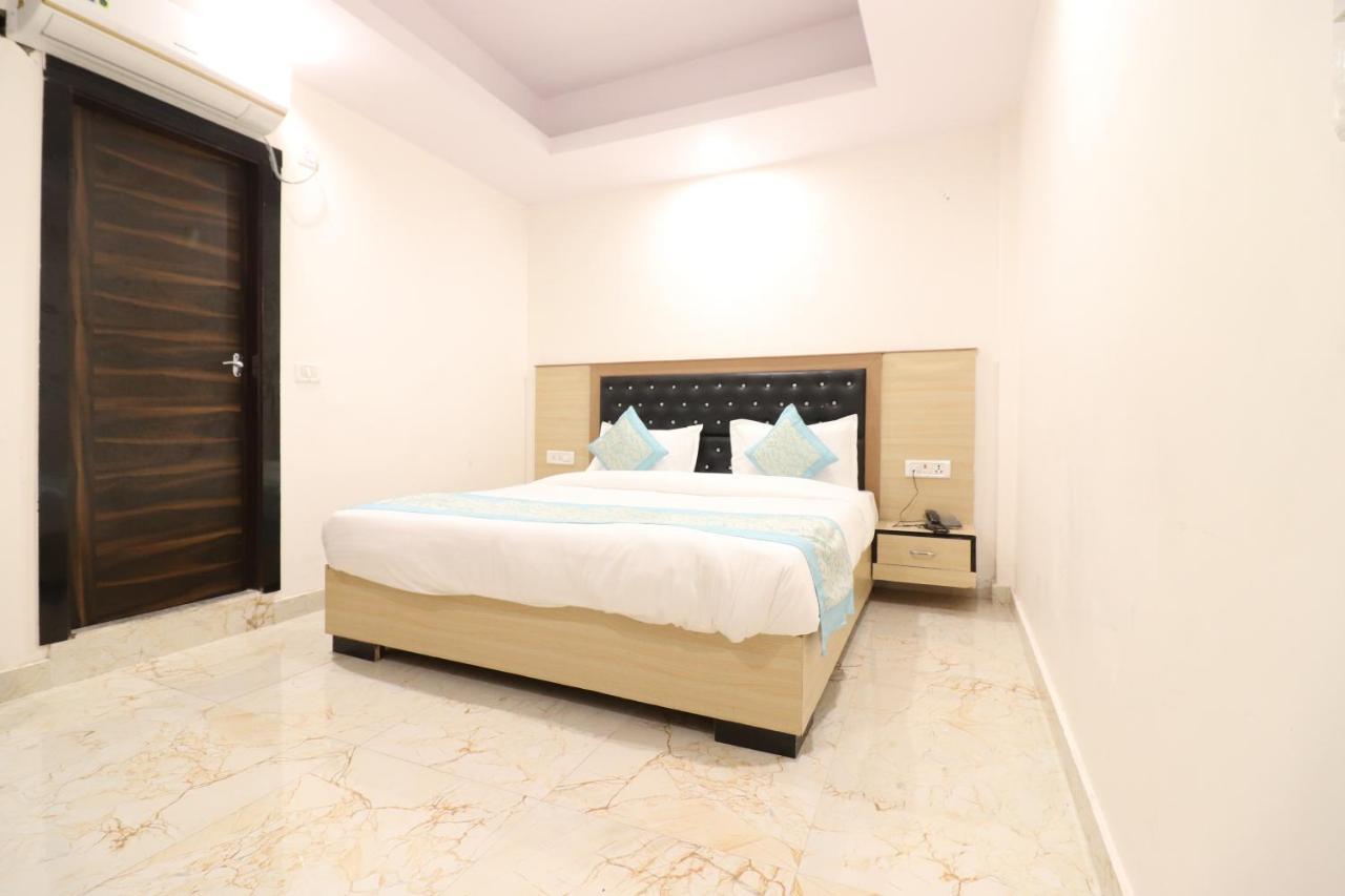Hotel Hari International - Noida Sector 11 Kültér fotó