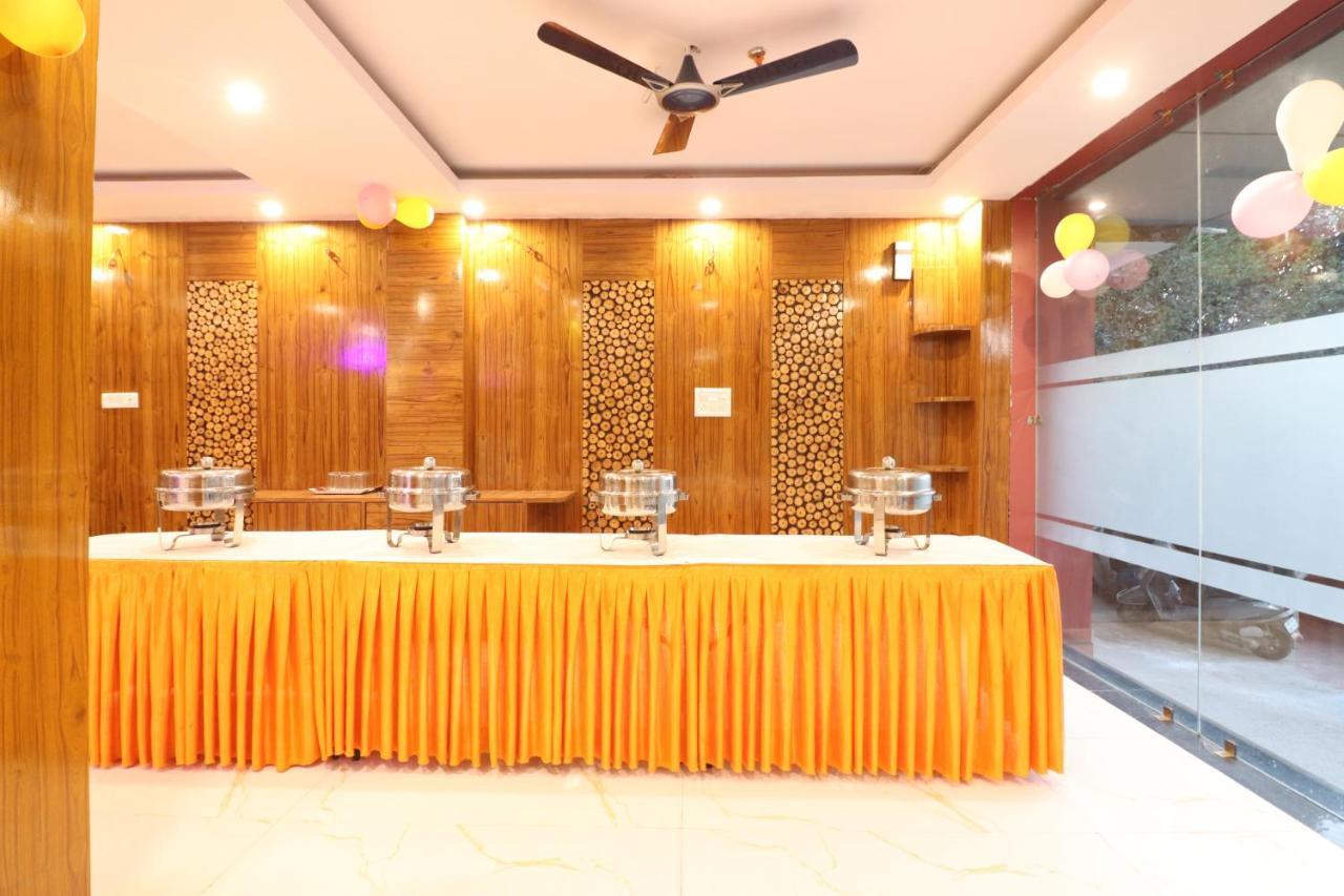 Hotel Hari International - Noida Sector 11 Kültér fotó