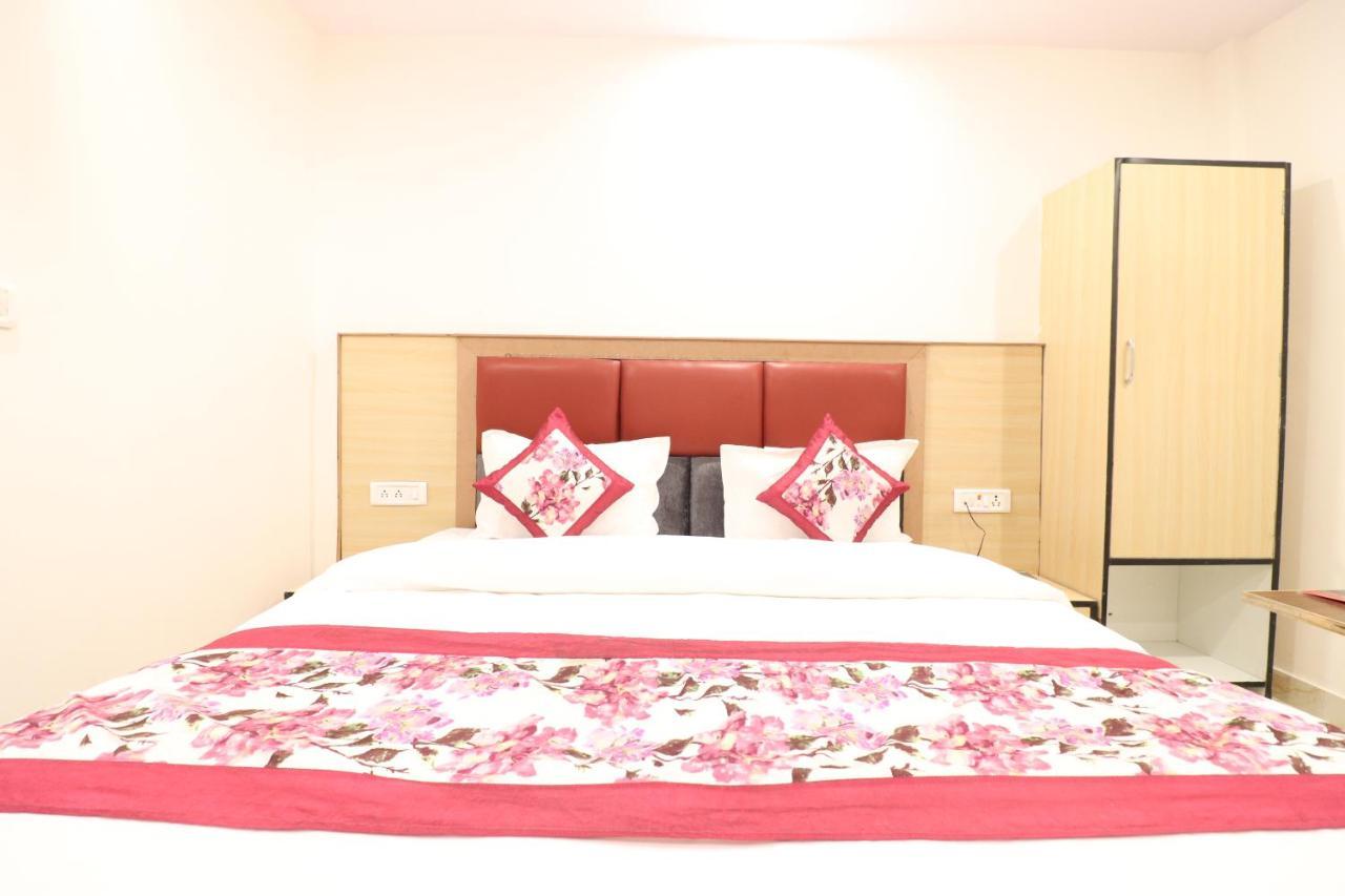 Hotel Hari International - Noida Sector 11 Kültér fotó