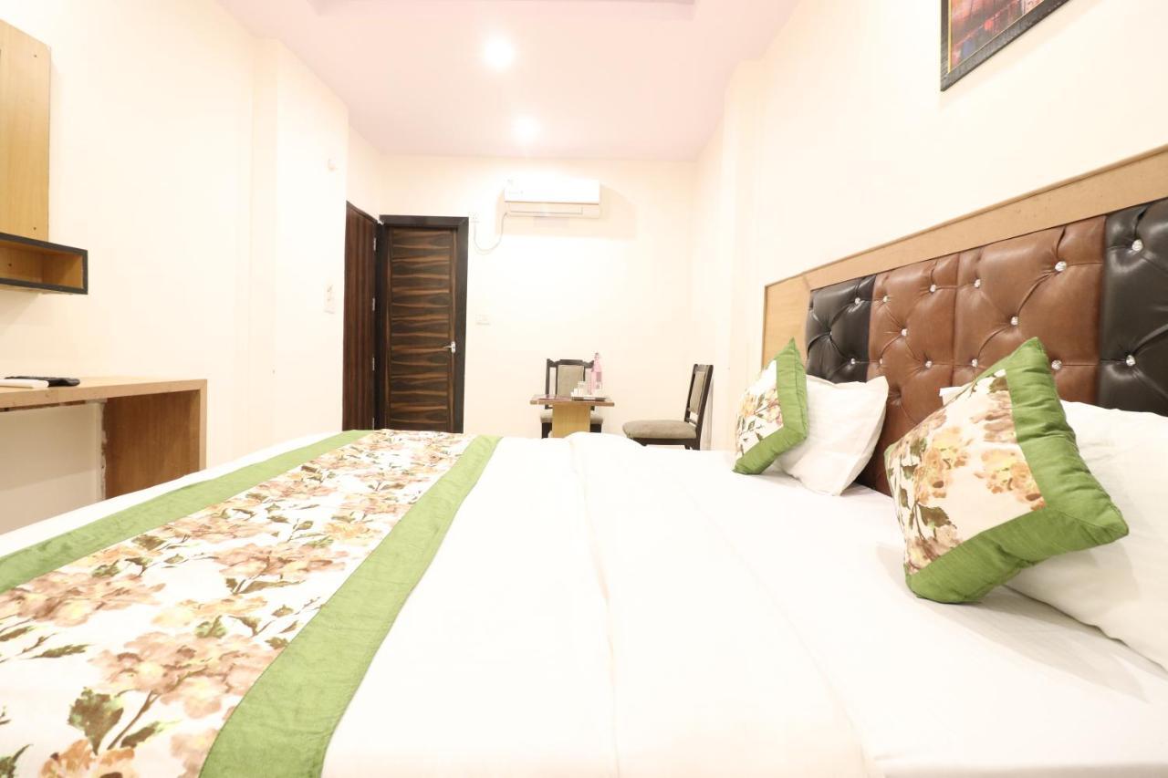 Hotel Hari International - Noida Sector 11 Kültér fotó